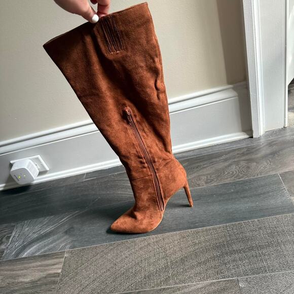 Tan and brown suede knee - Picture 2 of 6